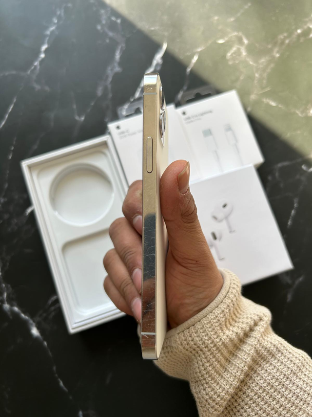 iPhone 12 Pro 128GB Airpods/Charger Set/Delivery - Photo 2