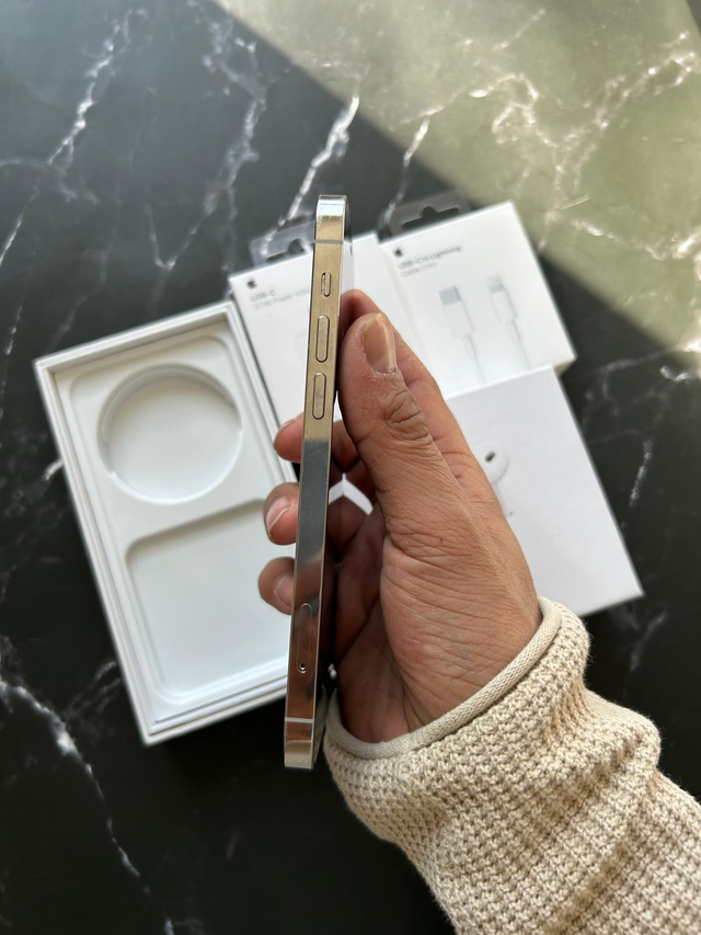 iPhone 12 Pro 128GB Airpods/Charger Set/Delivery - Photo 4