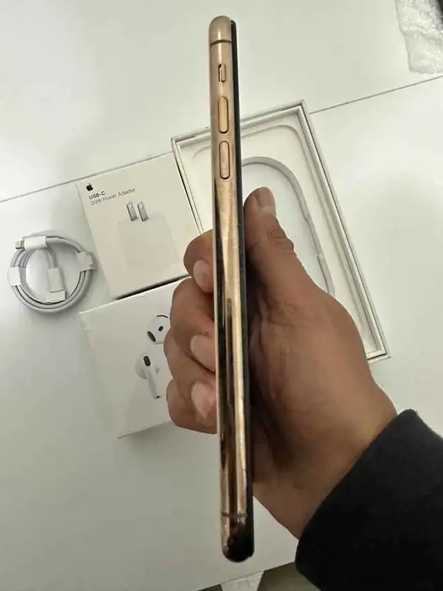 iPhone 11 Pro Max 128GB Airpods/Charger Set/Delivery - Photo 6