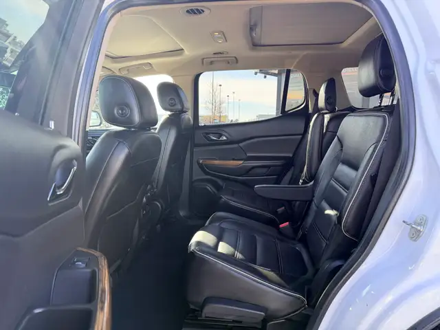 2017 GMC Acadia Denali 6 Passenger - Photo 4