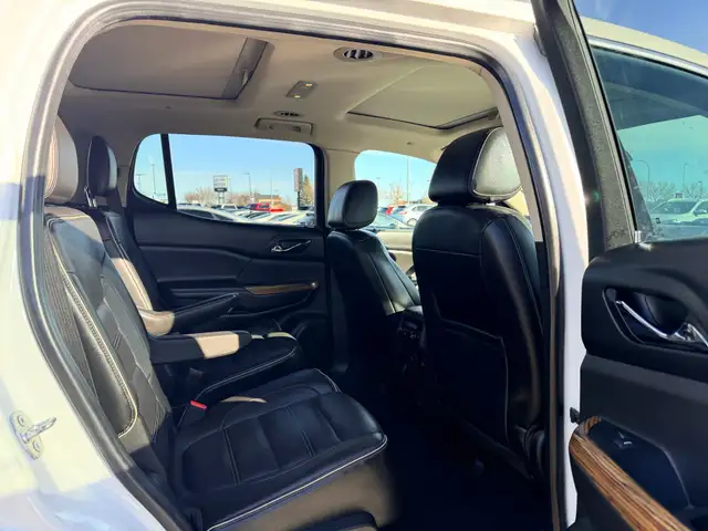 2017 GMC Acadia Denali 6 Passenger - Photo 8