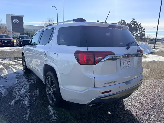 2017 GMC Acadia Denali 6 Passenger - Photo 13
