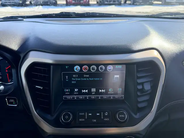 2017 GMC Acadia Denali 6 Passenger - Photo 14