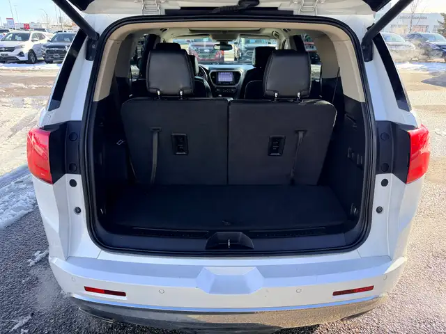 2017 GMC Acadia Denali 6 Passenger - Photo 15