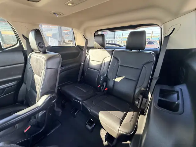 2017 GMC Acadia Denali 6 Passenger - Photo 20