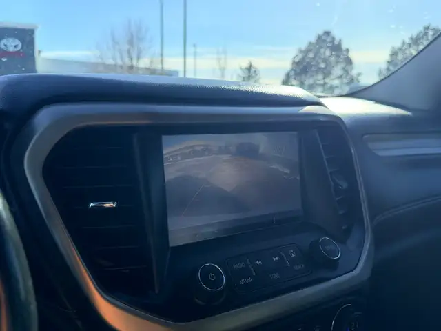 2017 GMC Acadia Denali 6 Passenger - Photo 24