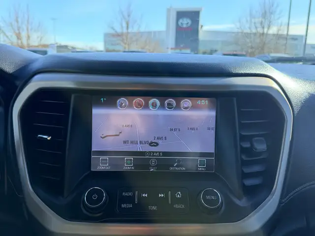 2017 GMC Acadia Denali 6 Passenger - Photo 26