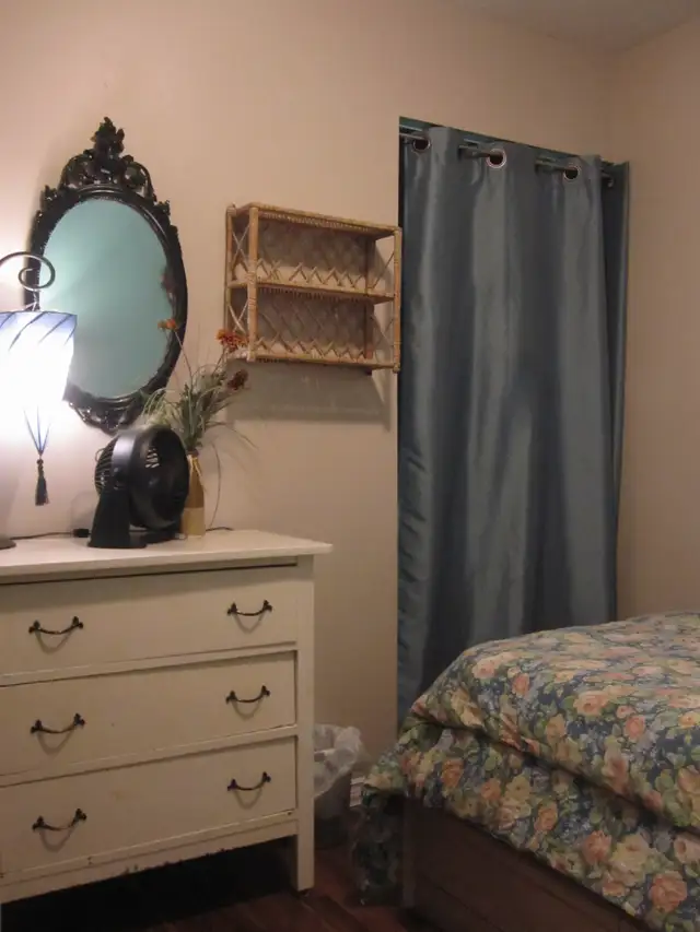 ROOM FOR RENT. FURNISHED, ALL INCLUDED. $45 - Photo 3