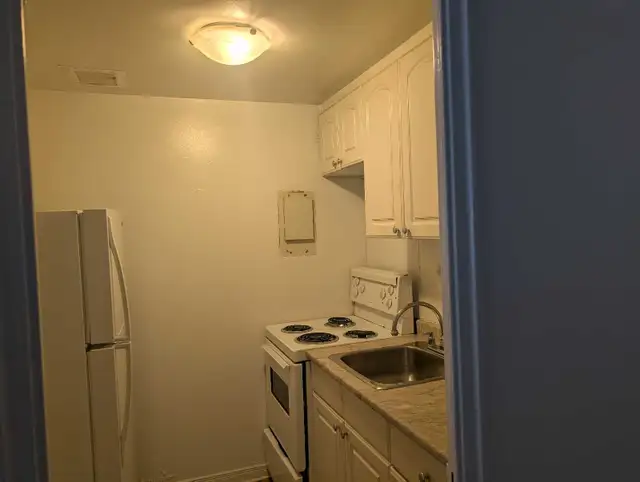 Large Studio, Great Building, Close To All - Photo 4