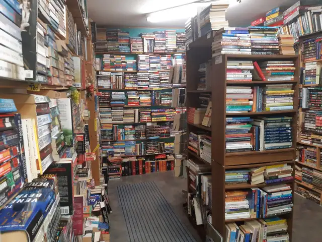 Books for a rainy day... - Photo 4