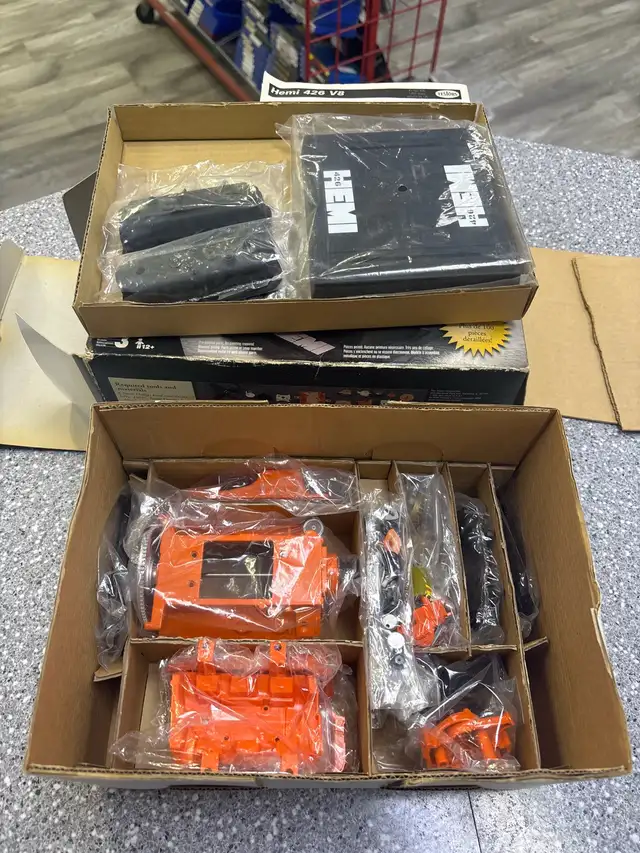 Testors Lincoln Mint Dodge 426 Engine In Box - Photo 2