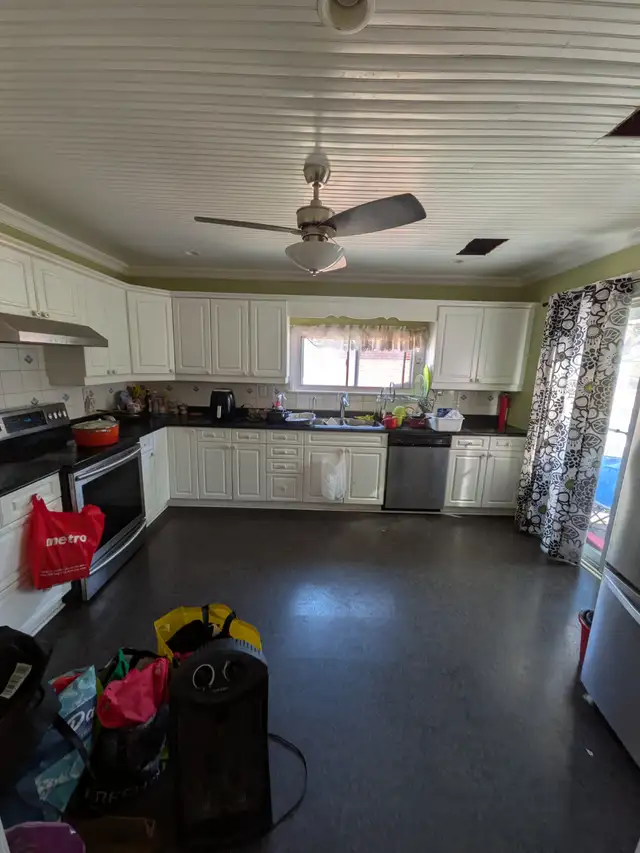 Room for rent. Downtown Oshawa $800 - Photo 5