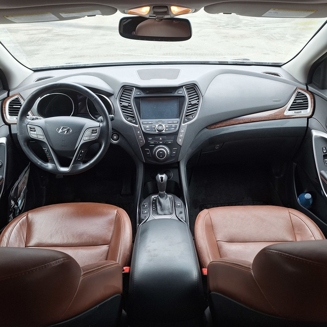 2016 Hyundai Santa Fe XL Limited 4WD, 3.3L 6cyl, No Accidents, 1 - Photo 13