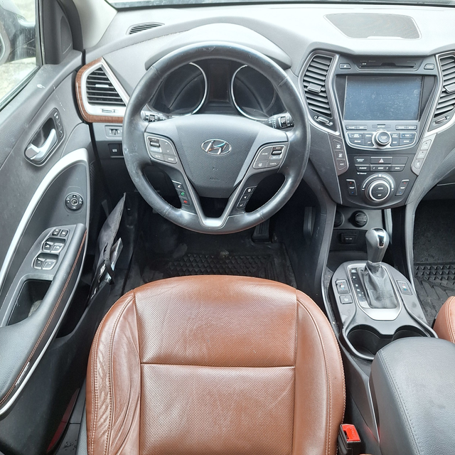 2016 Hyundai Santa Fe XL Limited 4WD, 3.3L 6cyl, No Accidents, 1 - Photo 14