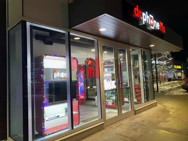 Unlocked iPhone 14 - 128GB - $599 with 1-year Warranty - Photo 7