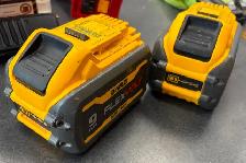 Dewalt 9AH Flexvolt Rechargeable Battery 20v/60v x2 Available - Photo 4