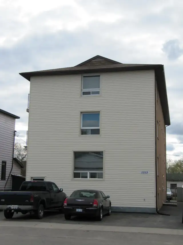 Spacious, Quiet, 2BR Available April 1st - Photo 6