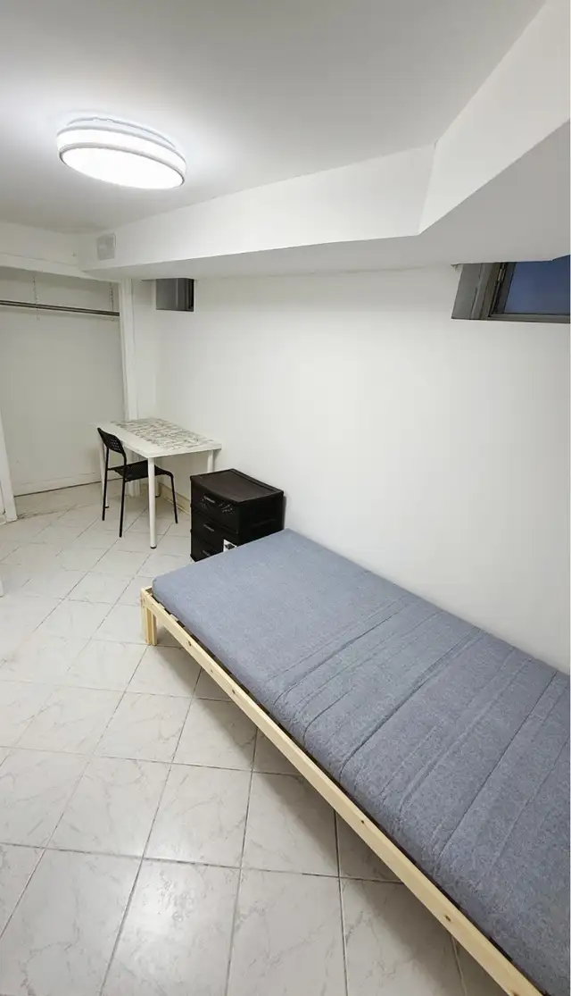 Room available in downtown Toronto - Photo 3