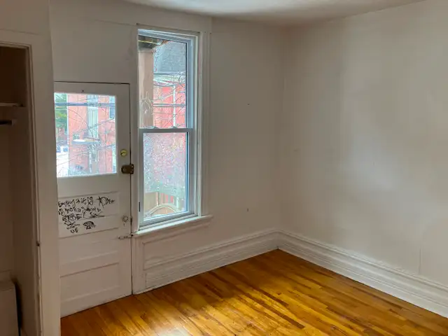 1 Bedroom Sandy Hill Apartment for Rent (508 Besserer St) - Photo 9