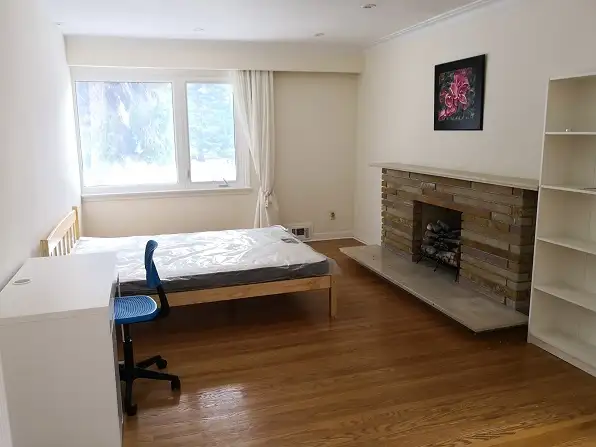 Private Room, Female ONLY, North York - Photo 3