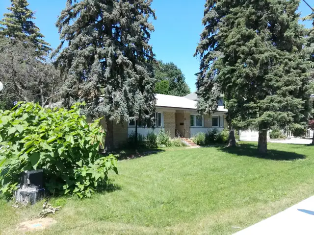 Private Room, Female ONLY, North York - Photo 7