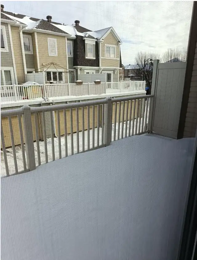 3-bedroom end unit townhouse available now - Photo 10