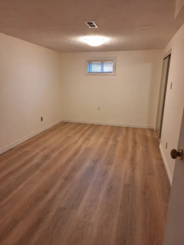 Entire Basement for Rent from April 1 or March 2026, Scarborough - Photo 4