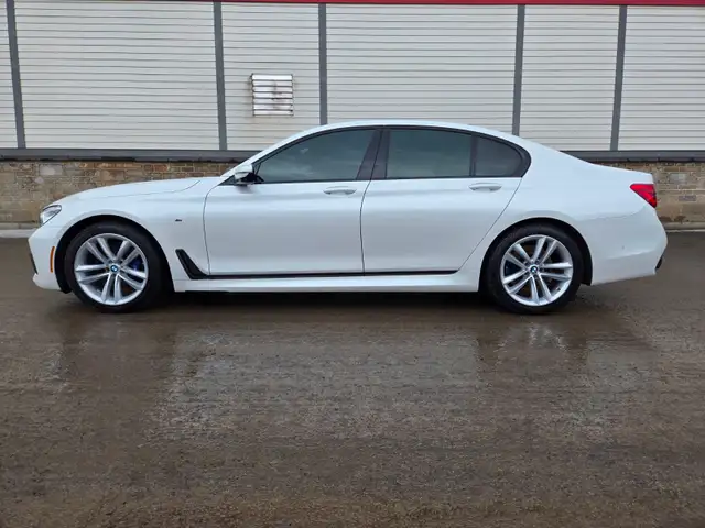 2016 BMW 7 Series 750i xDrive / M Package     / FULL LOAD Cuir N - Photo 4