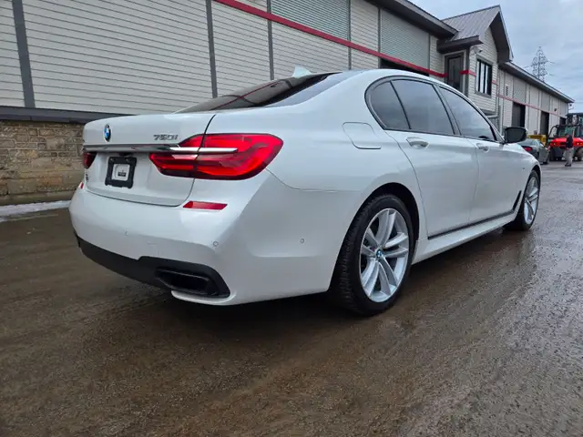 2016 BMW 7 Series 750i xDrive / M Package     / FULL LOAD Cuir N - Photo 10