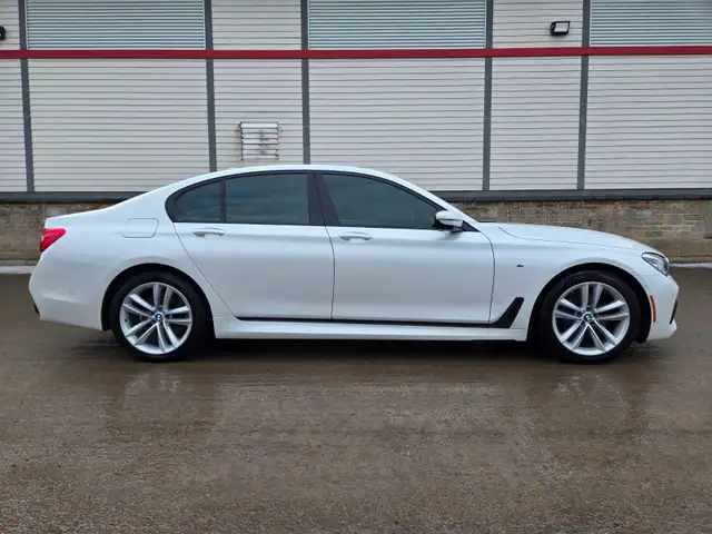 2016 BMW 7 Series 750i xDrive / M Package     / FULL LOAD Cuir N - Photo 11
