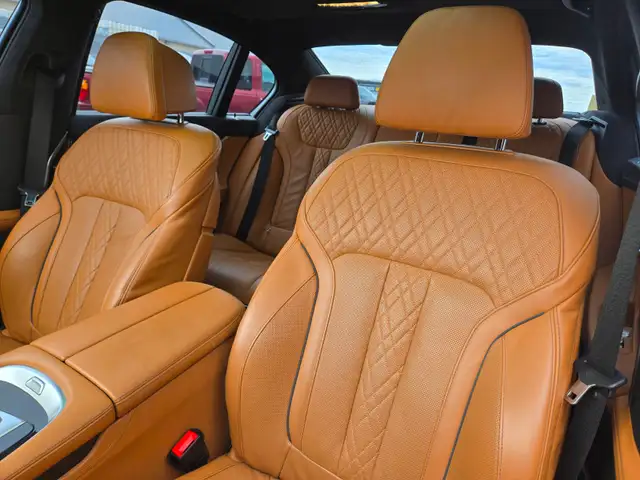 2016 BMW 7 Series 750i xDrive / M Package     / FULL LOAD Cuir N - Photo 19