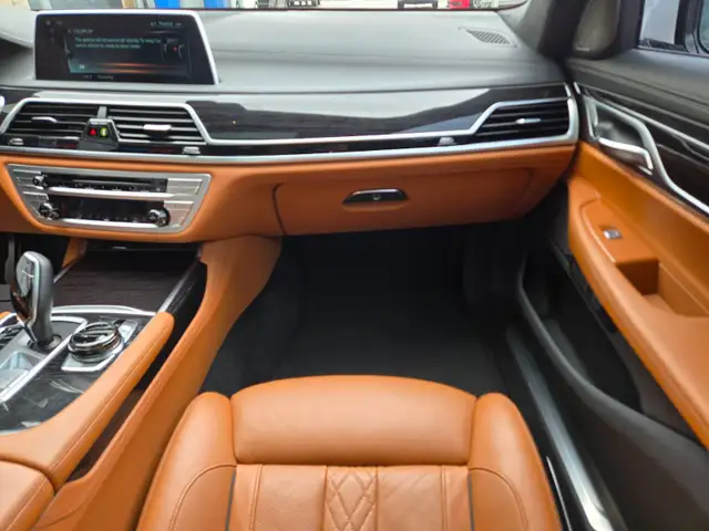 2016 BMW 7 Series 750i xDrive / M Package     / FULL LOAD Cuir N - Photo 26