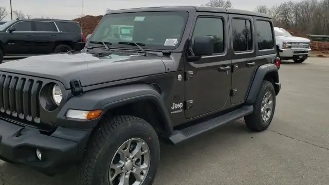 Looking for a 2013 to 2020 Jeep Wrangler Unlimited.