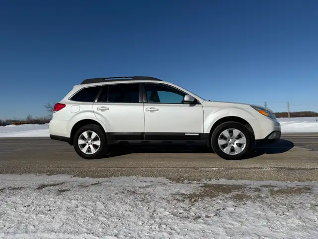 2011 Subaru outback Premium
