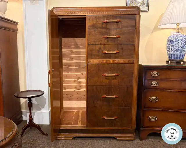 FABULOUS ART DECO MAHOGANY CUPBOARD CHEST AT CHARMAINES - Photo 2