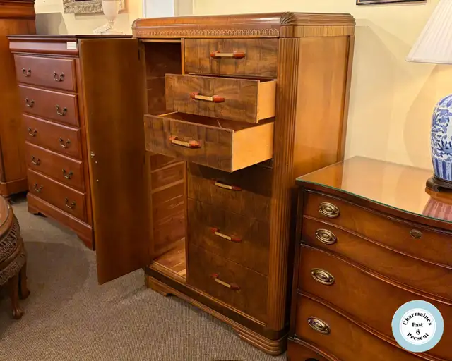 FABULOUS ART DECO MAHOGANY CUPBOARD CHEST AT CHARMAINES - Photo 3