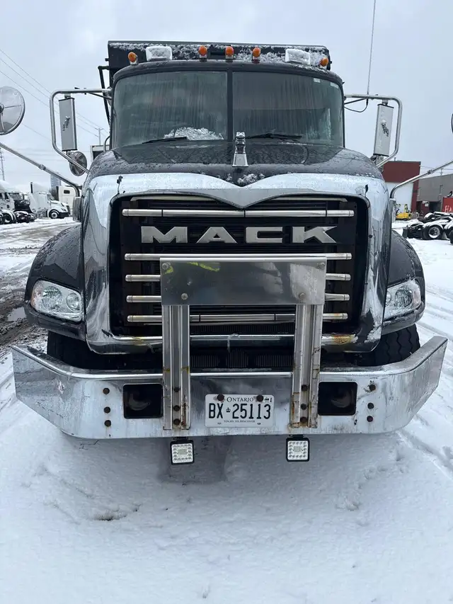 Truck on sale - Photo 2