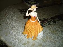 ROYAL DOULTON FIGURINE - (PATRICIA) BRAND NEW - Photo 2