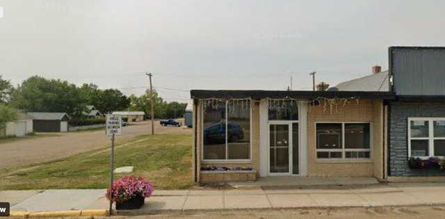 commercial place in frontier rent 500 plus hst