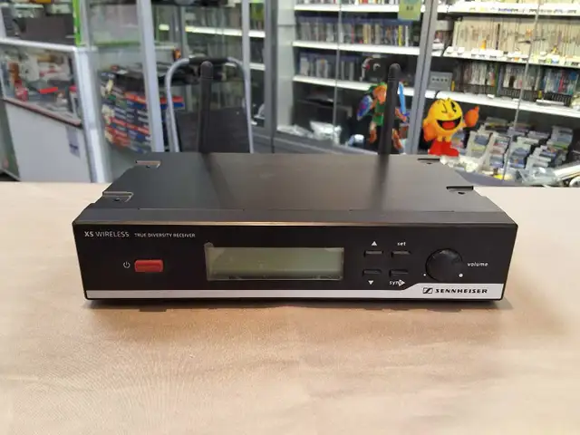 Sennheiser XS Wireless EM 10  True Diversity Reciever - NO AC