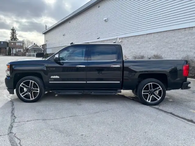 2017 Chevrolet Silverado 1500 4WD HIGH COUNTRY-LEATHER-NAVI-SU - Photo 2