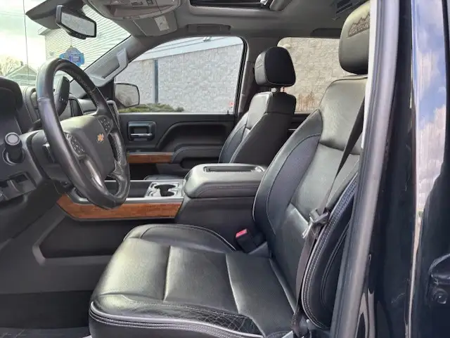2017 Chevrolet Silverado 1500 4WD HIGH COUNTRY-LEATHER-NAVI-SU - Photo 9