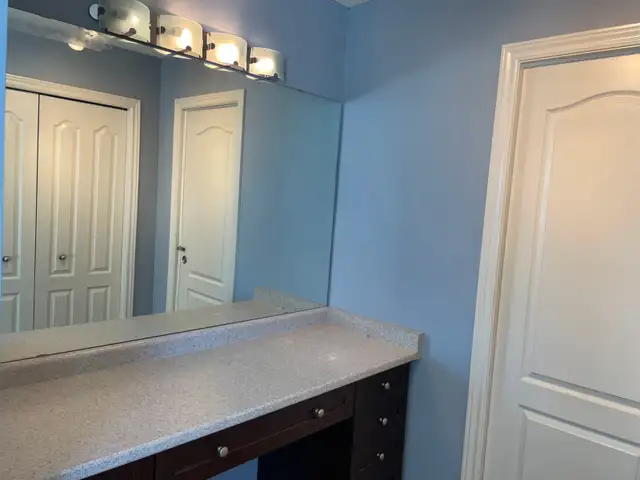Room for rent ( Large room / Beautiful house / Great Location) - Photo 8