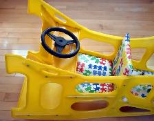 Strong, clever high chair / rocker / desk for toddlers - Photo 3