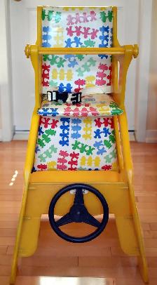 Strong, clever toy rocking car / high chair / desk for toddlers