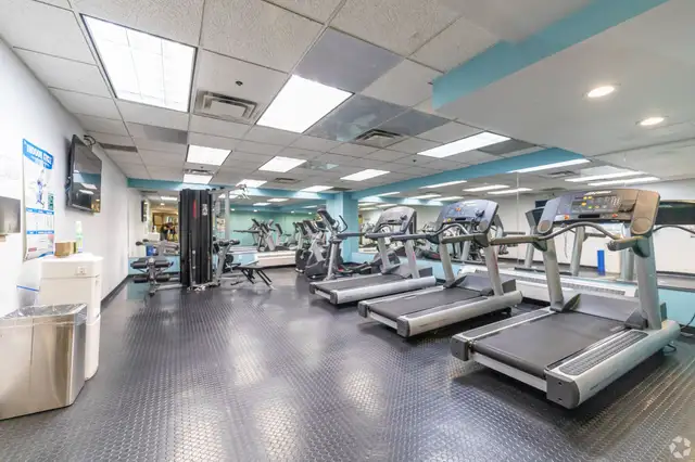 Renovated Studio, Queen and Bathurst - ID 4381 - Photo 6