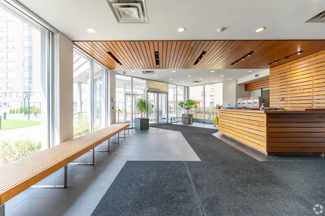 Renovated Studio, Queen and Bathurst - ID 4381 - Photo 7