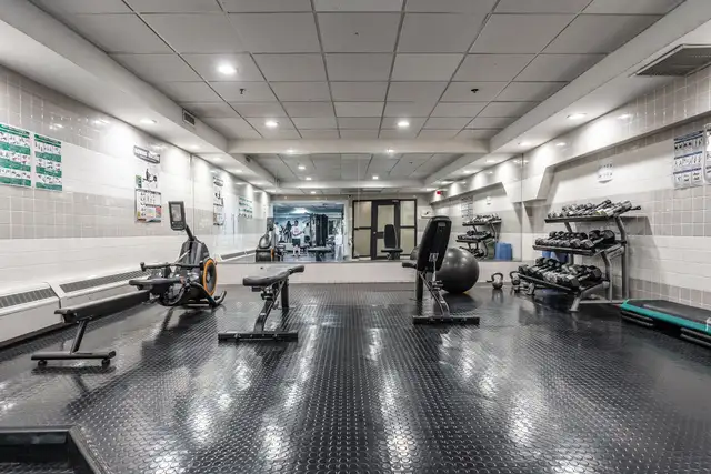 Renovated Studio, Queen and Bathurst - ID 4381 - Photo 9