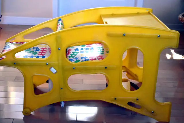 3-way desk / toy rocking car / high chair for toddlers - Photo 5