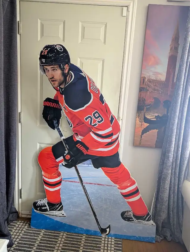 Connor McDavid txt (368) 885 5858